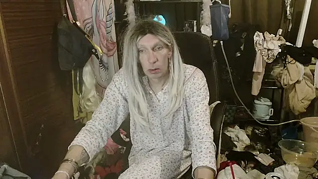 Ombeline1 online show from December 19, 2025, 4:58 pm