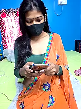 Snapshot of Triha_18 chatting on November 6, 2025, 5:30 am Triha 18 online show from November 6, 2025, 5:30 am