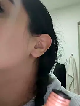 Snapshot of Lia_Hurley chatting on February 11, 2025, 2:35 pm Lia Hurley online show from February 11, 2025, 2:35 pm