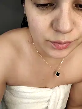 Snapshot of Lia_Hurley chatting on February 20, 2025, 2:24 pm Lia Hurley online show from February 20, 2025, 2:24 pm