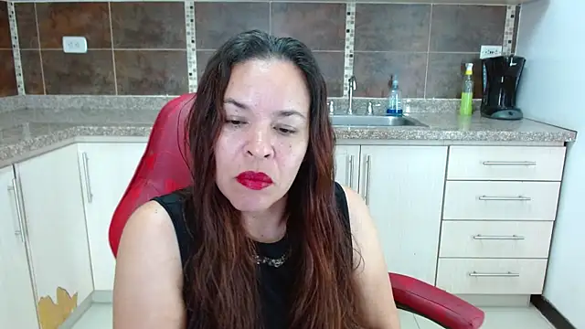 Snapshot of Lizeth_Bels chatting on May 8, 2026, 12:27 am Lizeth Bels online show from May 8, 2026, 12:27 am