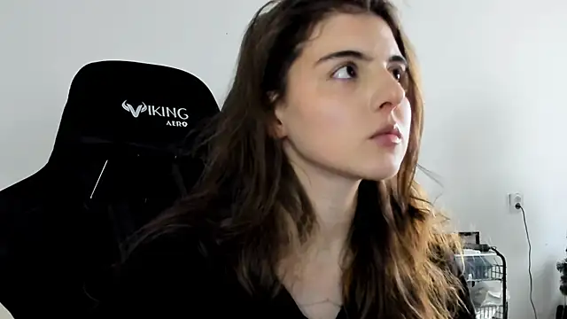 emmamurrr online show from January 11, 2026, 12:43 pm