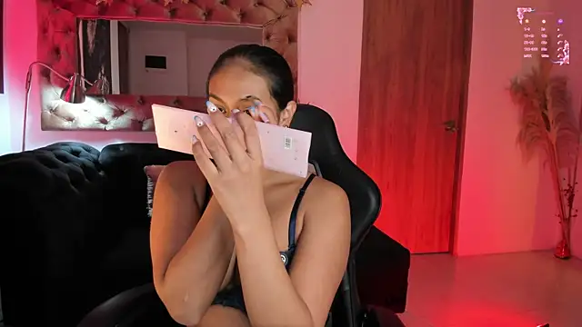 AmelyaMann online show from April 10, 2026, 2:00 pm