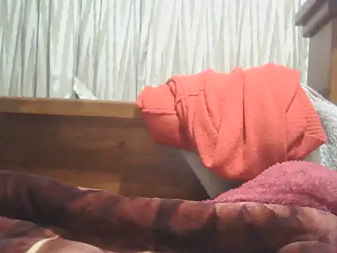 Snapshot of Nuttysub chatting on January 7, 2026, 1:52 am Nuttysub online show from January 7, 2026, 1:52 am