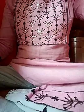 Snapshot of Mangla_Bhabhi chatting on January 26, 2025, 3:27 am Mangla Bhabhi online show from January 26, 2025, 3:27 am