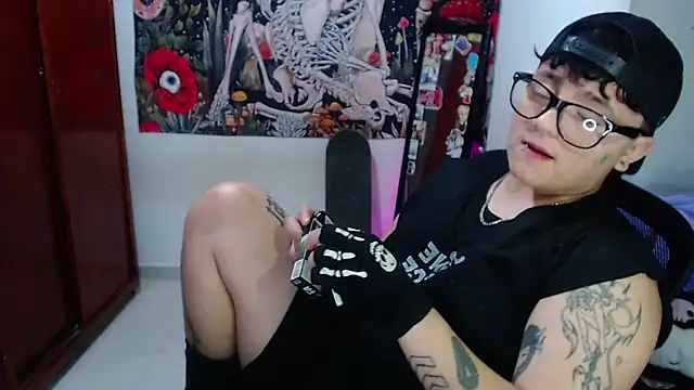 Snapshot of isabeautyx19 chatting on April 28, 2026, 2:27 am isabeautyx19 online show from April 28, 2026, 2:27 am