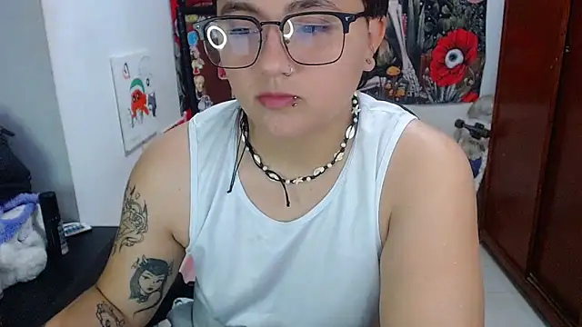 Snapshot of isabeautyx19 chatting on May 10, 2026, 5:01 am isabeautyx19 online show from May 10, 2026, 5:01 am