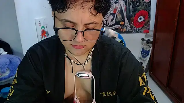 Snapshot of isabeautyx19 chatting on May 12, 2026, 1:47 am isabeautyx19 online show from May 12, 2026, 1:47 am