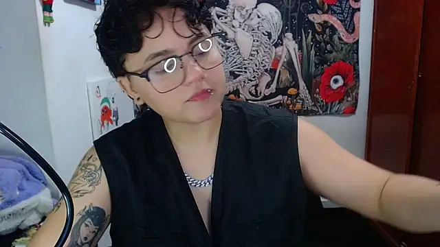 Snapshot of isabeautyx19 chatting on May 15, 2026, 12:06 am isabeautyx19 online show from May 15, 2026, 12:06 am