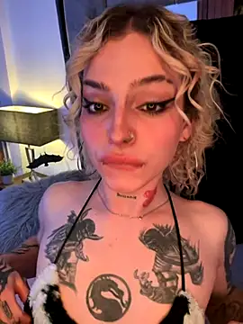 Snapshot of Bonnie_vega chatting on October 29, 2025, 8:10 pm Bonnie vega online show from October 29, 2025, 8:10 pm