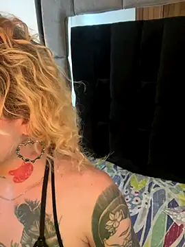 Snapshot of Bonnie_vega chatting on November 15, 2025, 8:49 pm Bonnie vega online show from November 15, 2025, 8:49 pm