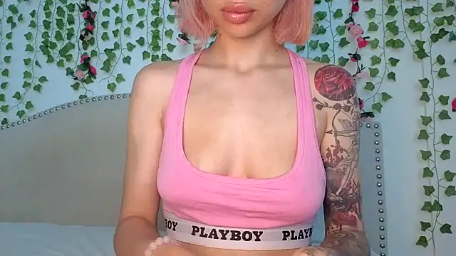 xoxcatt online show from July 11, 2026, 8:00 pm