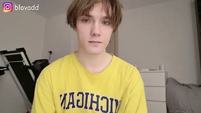 Snapshot of callmenineoneseven chatting on May 25, 2026, 6:58 pm callmenineoneseven online show from May 25, 2026, 6:58 pm