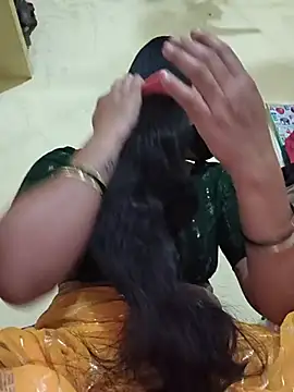 Snapshot of Hi_Radhika chatting on March 3, 2025, 5:07 pm Hi Radhika online show from March 3, 2025, 5:07 pm