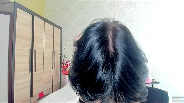 JulisSweet online show from March 10, 2025, 10:48 am