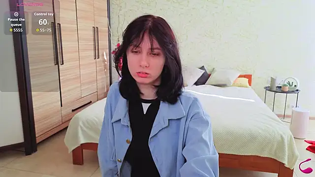 JulisSweet online show from October 26, 2025, 7:58 am