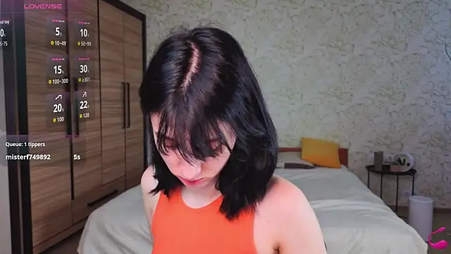 JulisSweet online show from November 24, 2025, 8:03 am