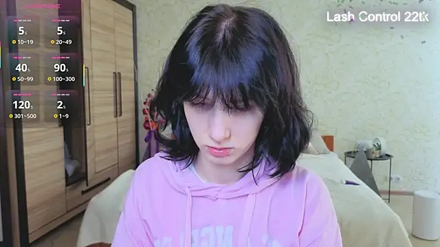 JulisSweet online show from March 31, 2026, 6:58 am