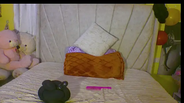 Snapshot of pyt_liyah chatting on February 18, 2026, 4:19 am pyt liyah online show from February 18, 2026, 4:19 am