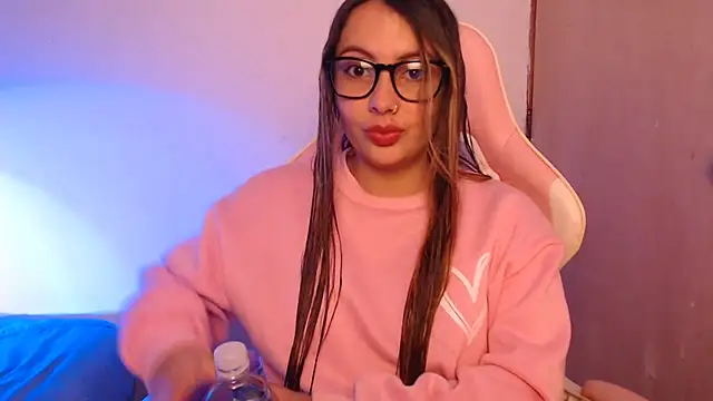 lalawhitte online show from November 8, 2025, 3:34 pm