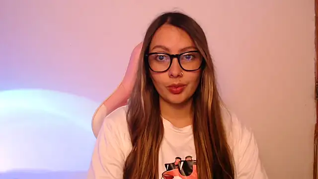 lalawhitte online show from November 21, 2025, 10:19 pm