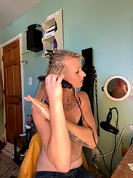 Snapshot of Cutetrans90 chatting on October 20, 2025, 5:13 pm Cutetrans90 online show from October 20, 2025, 5:13 pm