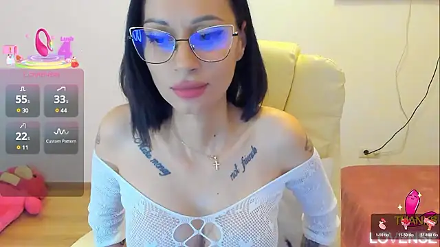 kissnicol32 online show from January 8, 2026, 4:20 pm