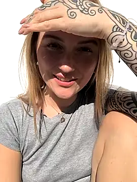 Goldloeckchen159 online show from November 15, 2025, 12:56 pm