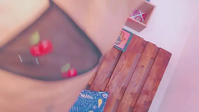 SARA VAL3NTINA  online show from January 8, 2026, 3:31 am