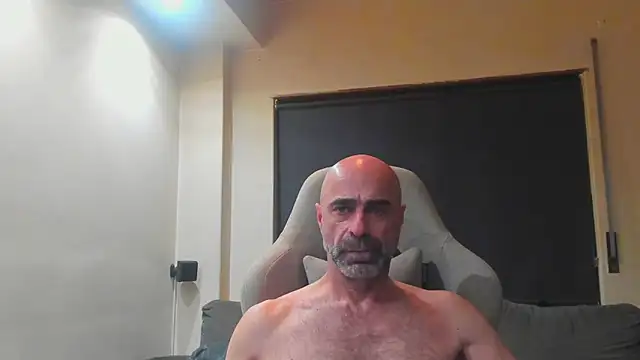 Snapshot of Bicopflirt chatting on April 21, 2026, 12:12 am Bicopflirt online show from April 21, 2026, 12:12 am