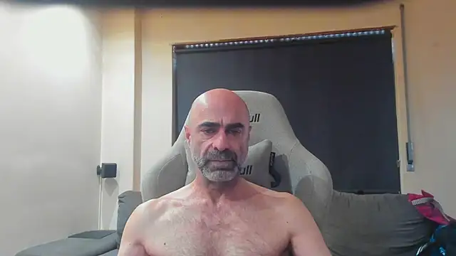 Snapshot of Bicopflirt chatting on April 22, 2026, 3:13 pm Bicopflirt online show from April 22, 2026, 3:13 pm