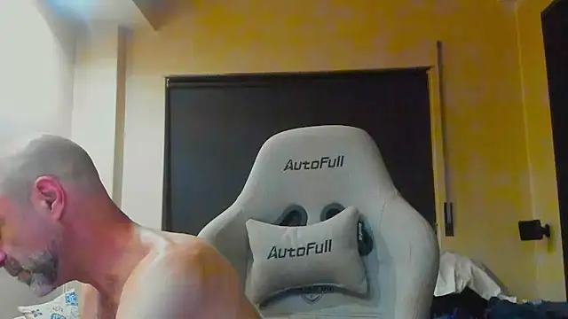 Snapshot of Bicopflirt chatting on June 2, 2026, 10:01 pm Bicopflirt online show from June 2, 2026, 10:01 pm