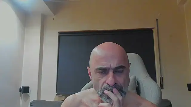 Snapshot of Bicopflirt chatting on July 16, 2026, 8:59 pm Bicopflirt online show from July 16, 2026, 8:59 pm