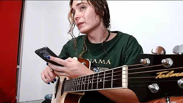 Snapshot of Catnessa chatting on December 3, 2025, 1:02 am Catnessa online show from December 3, 2025, 1:02 am