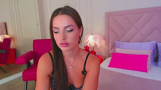 Snapshot of BellaHalles chatting on February 10, 2025, 11:36 am BellaHalles online show from February 10, 2025, 11:36 am