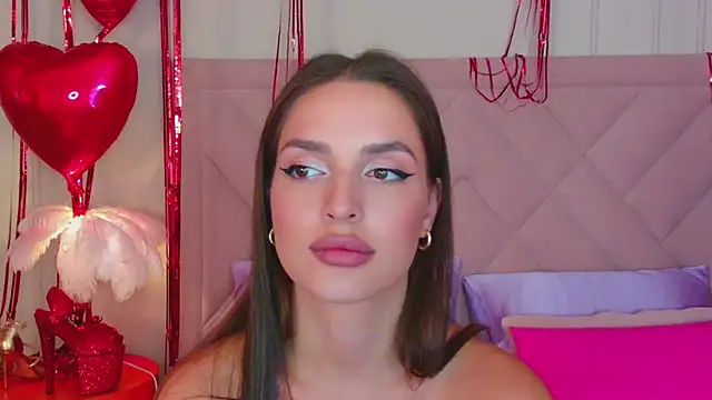 Snapshot of BellaHalles chatting on February 15, 2025, 2:44 pm BellaHalles online show from February 15, 2025, 2:44 pm