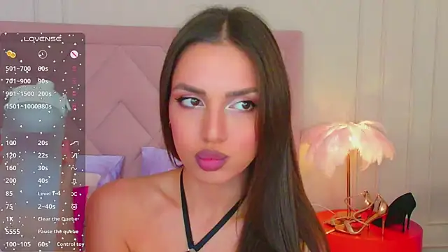 Snapshot of BellaHalles chatting on March 11, 2025, 8:52 am BellaHalles online show from March 11, 2025, 8:52 am