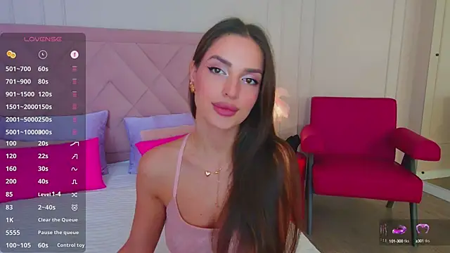 Snapshot of BellaHalles chatting on March 18, 2025, 9:20 am BellaHalles online show from March 18, 2025, 9:20 am