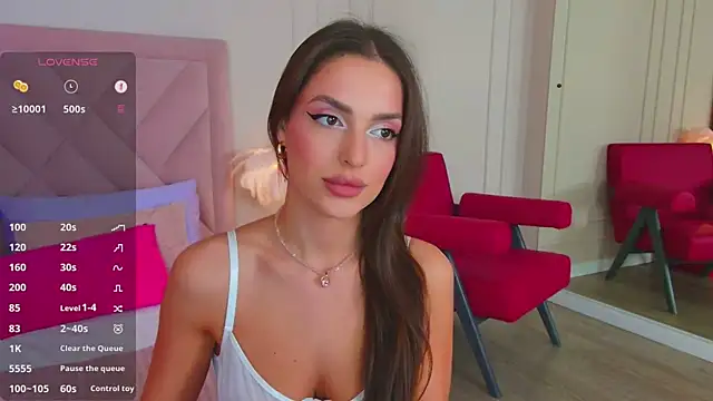 Snapshot of BellaHalles chatting on March 22, 2025, 8:40 am BellaHalles online show from March 22, 2025, 8:40 am