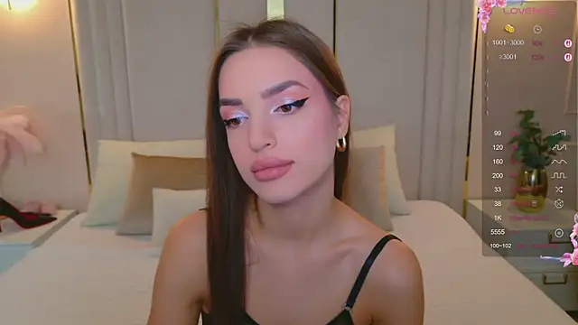 Snapshot of BellaHalles chatting on November 15, 2025, 6:22 am BellaHalles online show from November 15, 2025, 6:22 am