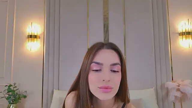 BellaHalles online show from June 3, 2026, 6:27 am