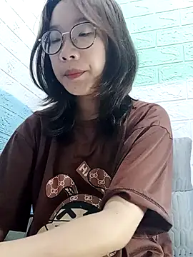 Nanoko online show from April 18, 2026, 5:06 pm