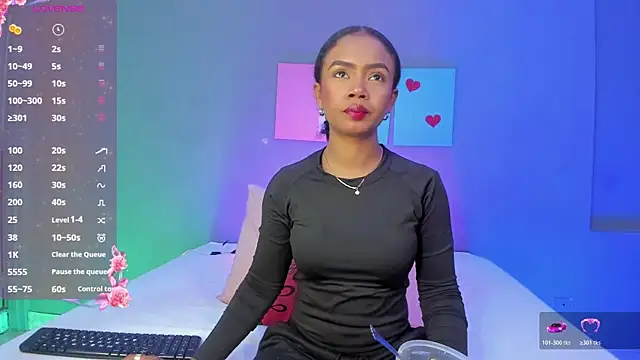 EmmaSmith06 online show from November 6, 2025, 5:03 pm