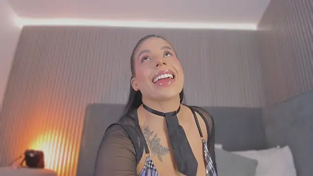 emelie 89 online show from February 28, 2026, 12:17 pm