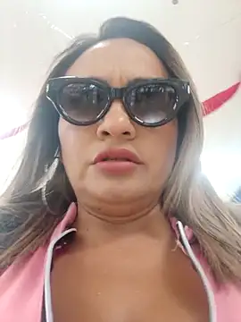 Snapshot of Afroditecash chatting on October 27, 2025, 6:01 pm Afroditecash online show from October 27, 2025, 6:01 pm