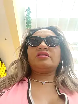 Snapshot of Afroditecash chatting on November 10, 2025, 4:28 pm Afroditecash online show from November 10, 2025, 4:28 pm