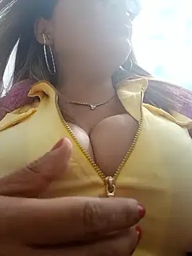 Snapshot of Afroditecash chatting on November 20, 2025, 6:18 pm Afroditecash online show from November 20, 2025, 6:18 pm