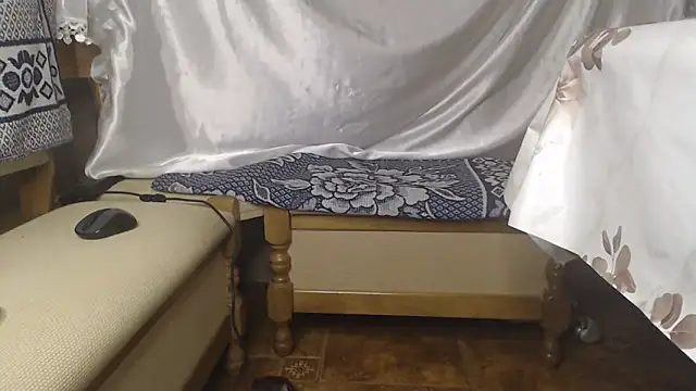 Snapshot of Burberrry_ chatting on April 20, 2026, 7:04 pm Burberrry online show from April 20, 2026, 7:04 pm
