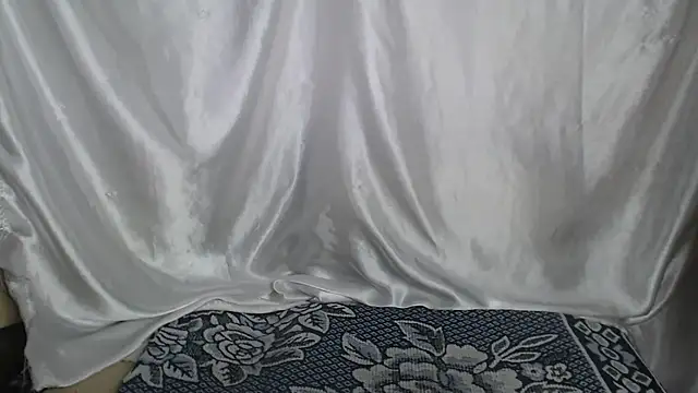 Snapshot of Burberrry_ chatting on May 4, 2026, 7:43 pm Burberrry online show from May 4, 2026, 7:43 pm
