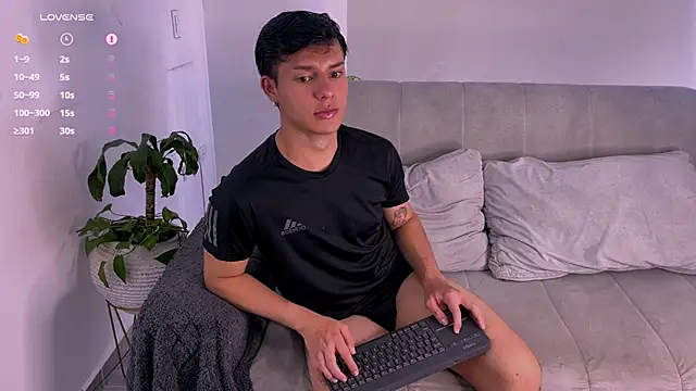 Alexxblue online show from November 12, 2025, 4:40 pm